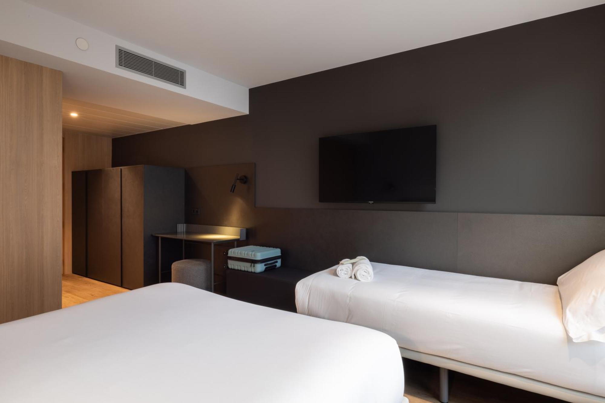Hotel Sb Win 4 Sup Sant Feliu de Llobregat Exterior photo