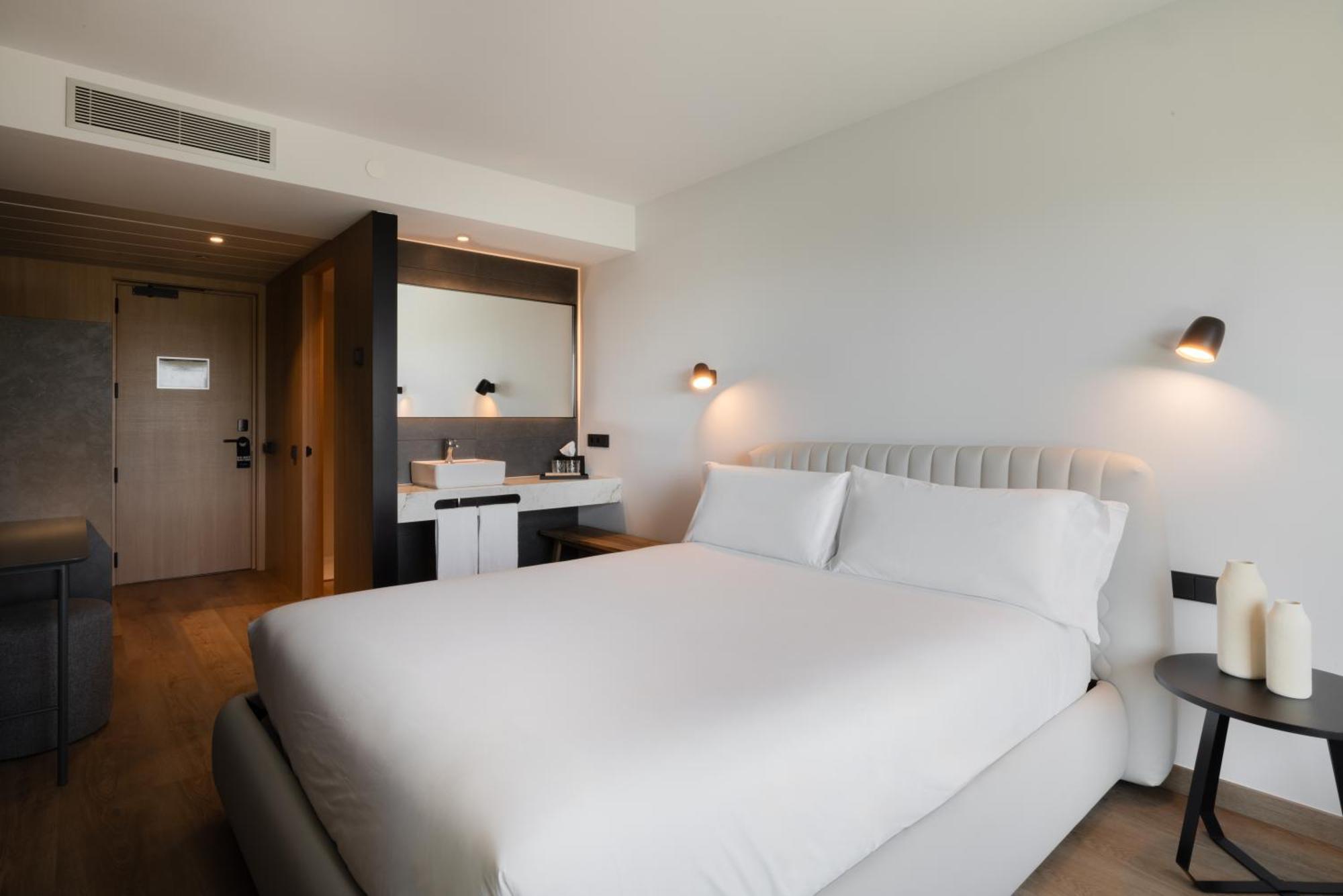 Hotel Sb Win 4 Sup Sant Feliu de Llobregat Exterior photo